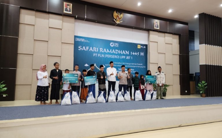 Safari Ramadhan, PLN UIP JBT Salurkan 800 Paket Bantuan Santunan