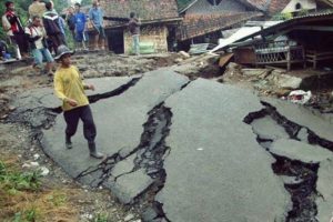 Duh! Puluhan Rumah Rusak Akibat Tanah Bergerak di Pasanggrahan Purwakarta