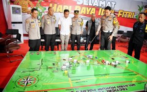 Bey Machmudin Tinjau Posko Lebaran di Simpang Tol Padalarang, Pelayanan Mudik Dipastikan Maksimal
