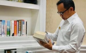 Ini Potret Bima Arya Bersihkan Ruang Kerja di Hari Terakhir Masa Jabatan Wali Kota Bogor