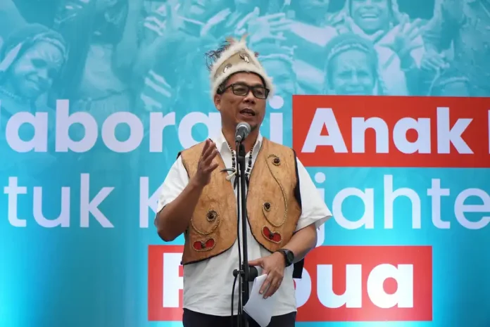 Dirjen IKP Kemenkominfo, Usman Kansong saat sambutan dalam forum diskusi literasi demokrasi 'Kolaborasi Anak Muda untuk Kesejahteraan Papua' di Bandung, Jawa Barat (Foto: Ist)