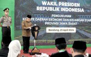Ma’ruf Amin Kukuhkan Komite Daerah Ekonomi dan Keuangan Syariah Jawa Barat