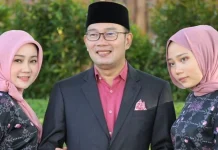 Ridwan Kamil diantara istri dan putrinya