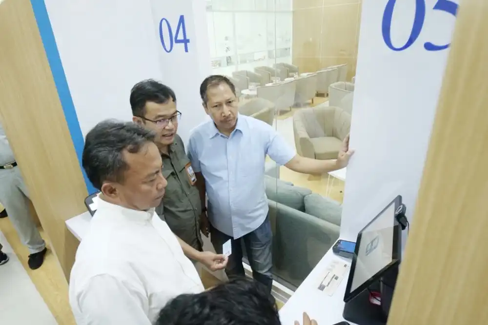 Sekda Jabar Apresiasi Outlet Samsat Digital Bapenda di Leuwipanjang