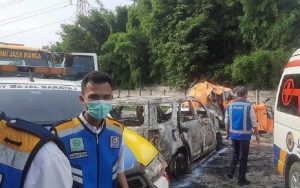 Sembilan Orang Tewas Terbakar dalam Kecelakaan di KM 58 Tol Japek