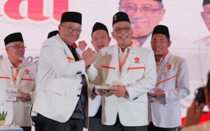 Hari Jadi ke-22, PKS Jabar Bagi-bagi Penghargaan pada Caleg Peraih Suara Terbanyak