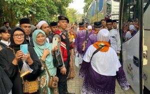 Polres Purwakarta Lakukan Pengamanan dan Pengawalan Pemberangkatan Calon Jemaah Haji