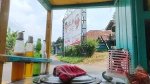 Aroma Harapan di Tengah Baliho Calon Bupati Purwakarta