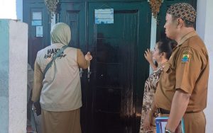 Pemeriksaan Jentik Nyamuk, Petugas Sasar hingga ke Perkampungan di Cianjur