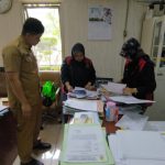 Kejari Jabar melakukan penggeledahan di kantor Pemkab Karawang