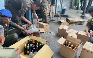 Petugas Gabungan Sita Ratusan Minol dan Obat Keras Ilegal di Kota Bandung