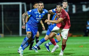 Persib Bandung Tahan Imbang Bali United pada Laga Semifinal Liga 1 Indonesia