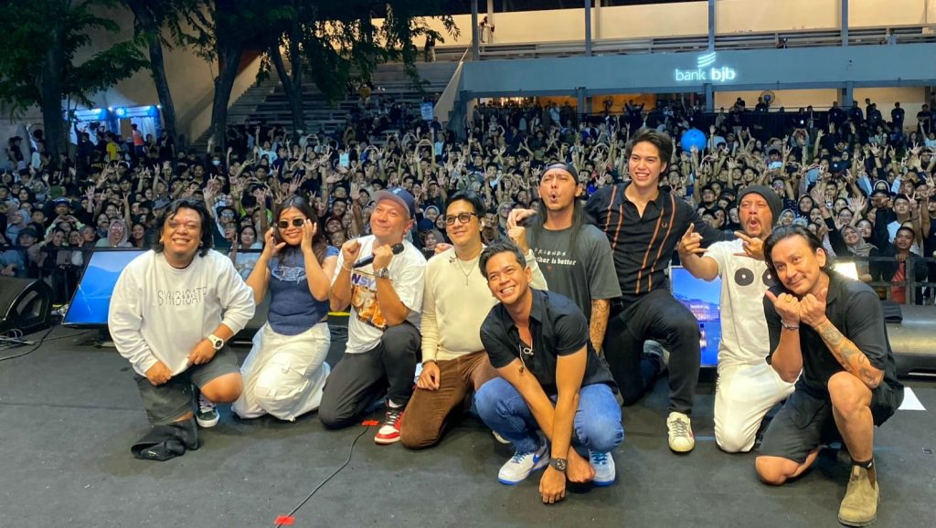 Festival Berani Jadi Beda di Solo: Meriahnya Perayaan HUT Bank BJB Ke 63   