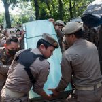 Satpol PP Kota Bandung Bongkar Bangunan di Zona Kuning