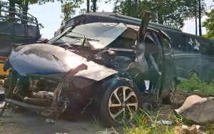Diduga Mengantuk, Sebuah Mobil Alami Kecelakaan di Tol Cipularang