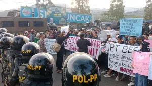 Pedagang Ngotot Tolak Penertiban PKL di Kawasan Wisata Puncak Bogor, Begini Kata Asmawa Tosepu
