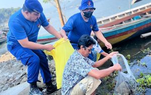 World Ocean Day 2024, Satpolairud Polres Purwakarta Bebersih di Waduk Jatiluhur