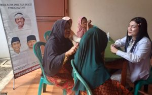 Berkaca pada Diri Sendiri, Ini Kisah Abang Ijo Hapidin Dirikan Pelayanan Kesehatan Gratis untuk di Purwakarta