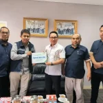 BPJS Ketenagakerjaan Depok serahkan santunan kepada ahli waris petugas Tol Cijago yang mengalami kecelakaan kerja hingga meninggal dunia (Foto: Ist)