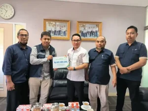 Petugas Kebersihan Tol Cijago Alami Kecelakaan Kerja Hingga Meninggal Dunia, BPJamsostek Depok Serahkan Santunan Rp 166 Juta