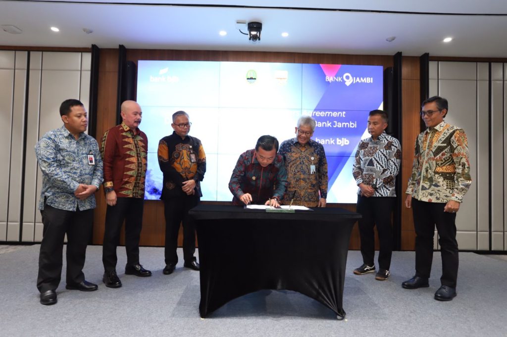 bank bjb dan Bank Jambi Tandatangani Perjanjian Pemegang Saham untuk Mendorong Pengembangan KUB