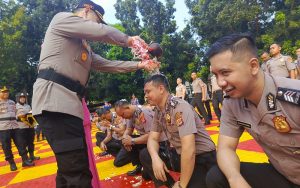 Hari Bhayangkara Ke-78, Puluhan Personel Polres Purwakarta Naik Pangkat
