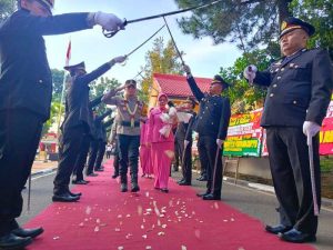 Susana Haru Iringi Pisah Sambut Kapolres Purwakarta, Ini Jabatan Baru AKBP Edwar Zulkarnain