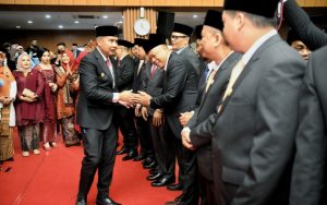 Anggota DPRD Kota Bandung Resmi Dilantik, Bey Machmudin Sampaikan Hal Ini