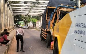 Empat Kendaraan Terlibat Kecelakaan di Purwakarta, Tiga Orang Terluka