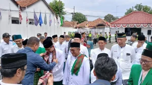 Diantar Ulama dan Santri, Paslon Zaenal-Sona Daftar ke KPU Purwakarta