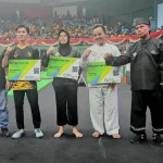 Penyerahan kartu BPJS Ketenagakerjaan secara simbolis untuk atlet silat dalam kejuaraan pencak silat tingkat nasional Piala Kasad 2 Tahun 2024 (Foto: Ist)