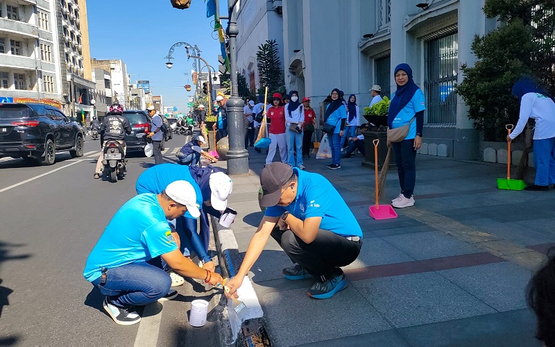 Keren! 127.000 Warga Serentak Bebersih Bandung, Bambang Tirtoyuliono Tegaskan Ini