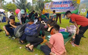 FK Fokdarwis Kenalkan ke Siswa SMPN 2 Purwakarta Tentang Wisata di Desa Kampung Parakanceuri