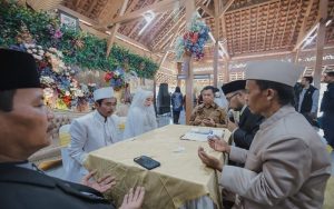 HJKB ke-214, Belasan Pasangan di Kota Bandung Nikah Massal