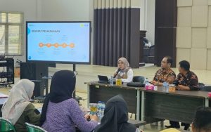 PLN Gandeng Pemkab Bandung Barat Salurkan Bantuan Stimulan ke Warga Terdampak Proyek PLTA Cisokan