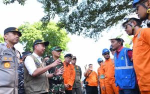 Jabar Siaga Bencana Hidrometereologi, Bey Machmudin Intruksikan Antisipasi Hambatan Alam saat Pilkada