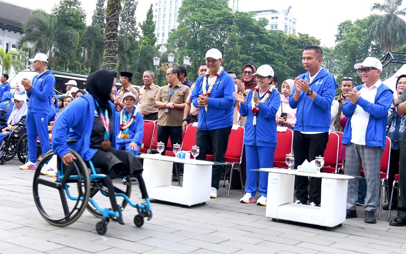 Bey Machmudin Bakal Guyur Bonus Atlet Peparnas Peraih Medali