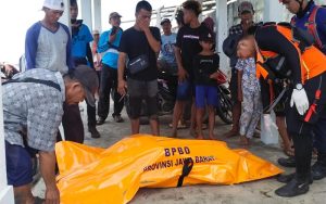 Sesosok Mayat Ditemukan Terapung di Pantai Laut Selatan Cianjur