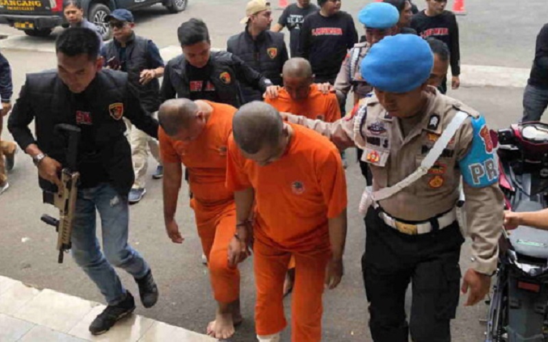 Dilumpuhkan Timah Panas, Polisi Tangkap Tiga Pelaku Perampokan SPBU di Garut