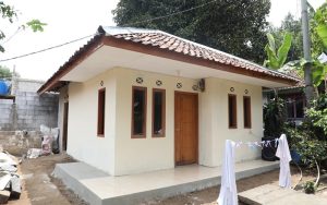 Dibangun Oleh Jabar Bergerak, Kini Mang Ayi Rosid Dan Keluarga Bisa Tinggal di Rumah Layak Huni