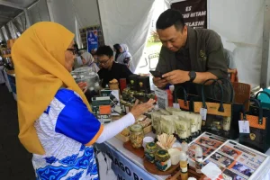 Ratusan Produk Unggulan hingga Cek Kesehatan Gratis Meriahkan Roeang Kita UMKM Festival di Gedung Sate