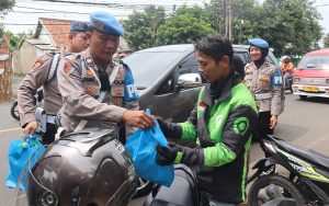 Propam Polres Purwakarta Rutin Gelar Bakti Sosial, Perkuat Sinergi dengan Masyarakat