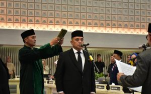Syahrir Dilantik Jadi PAW Anggota DPRD Jabar