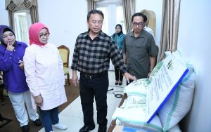 Pemprov Jabar Kirimkan 122 Ton Beras untuk Warga Sukabumi yang Terdampak Kekeringan