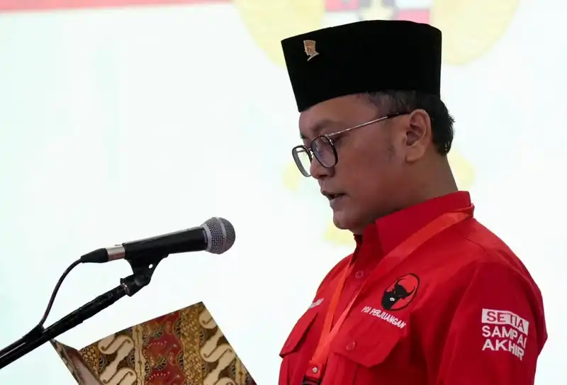 Juru Bicara PDIP, Guntur Romli (Foto: Instagram @gunromli)