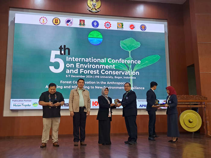 Konferensi Internasional Konservasi Lingkungan dan Hutan di IPB University Bogor (1)