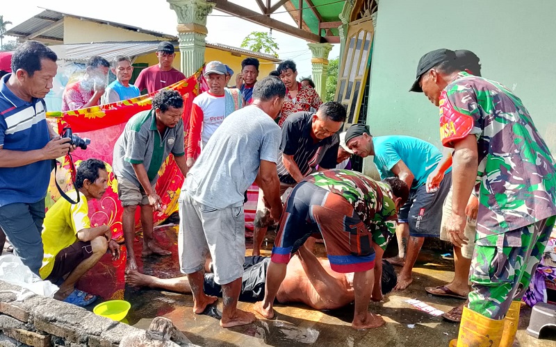 Heboh! Warga Temukan Mayat Pria di Areal Sawah Desa Bakaran Batu Serdang Bedagai