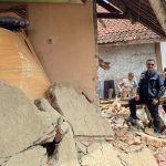 Pj Bupati Garut, Barnas Adjidin mengunjungi wilayah terdampak gempa