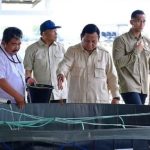 Presiden Prabowo Subianto saat melakukan kunjungan kerja di Kabupaten Karawang
