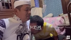 Diajak Pindah ke Rusun, Warga Kolong Jembatan Pasupati Bandung Nangis Peluk Kang Dedi Mulyadi